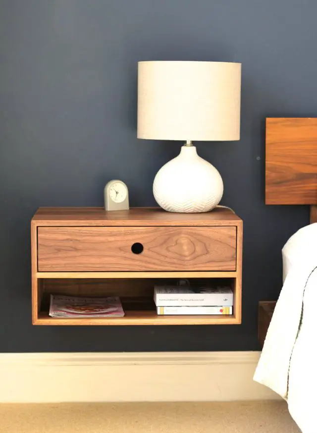 Une table de nuit dans la chambre Cocon décoration & slow living