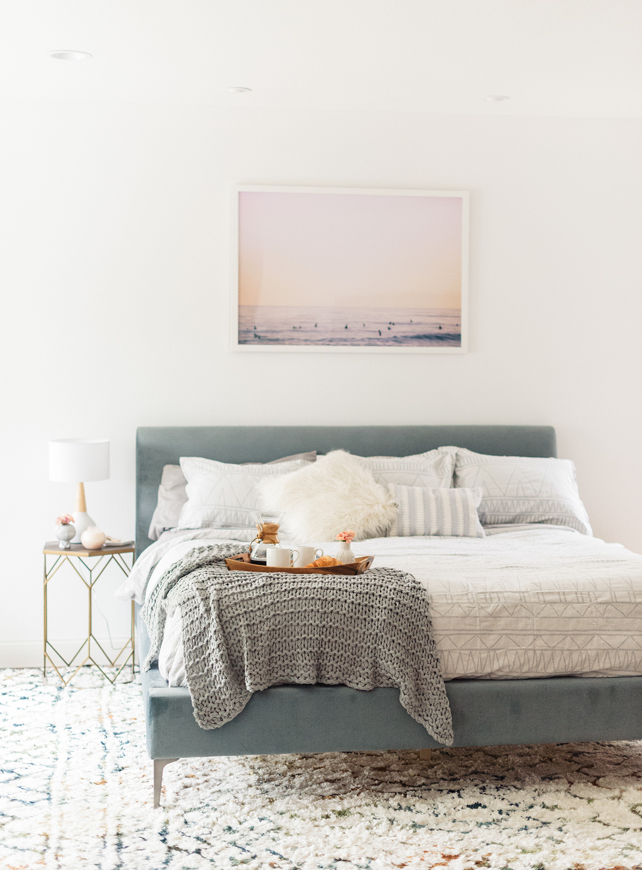 jolie decoration chaleureuse chambre minimaliste