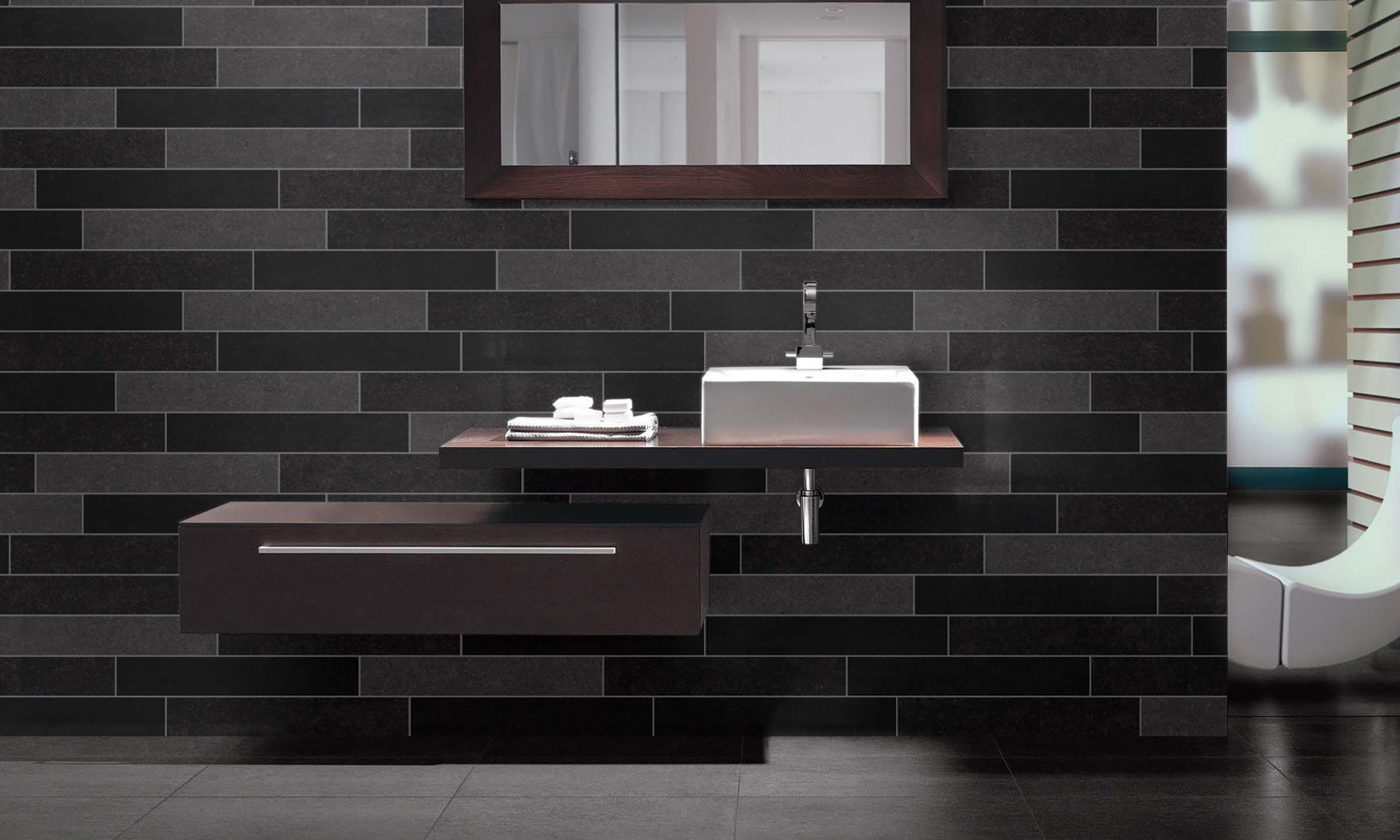 couleur sombre salle de bain carrelage noir