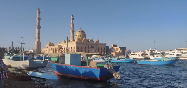 nomade hurghada egypte jolie mosquée El Mina vue de la mer