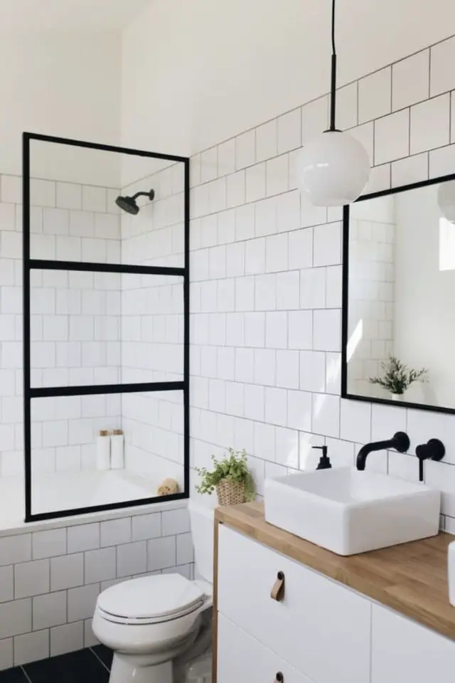 petite salle de bain plus lumineuse exemple carrelage blanc moderne