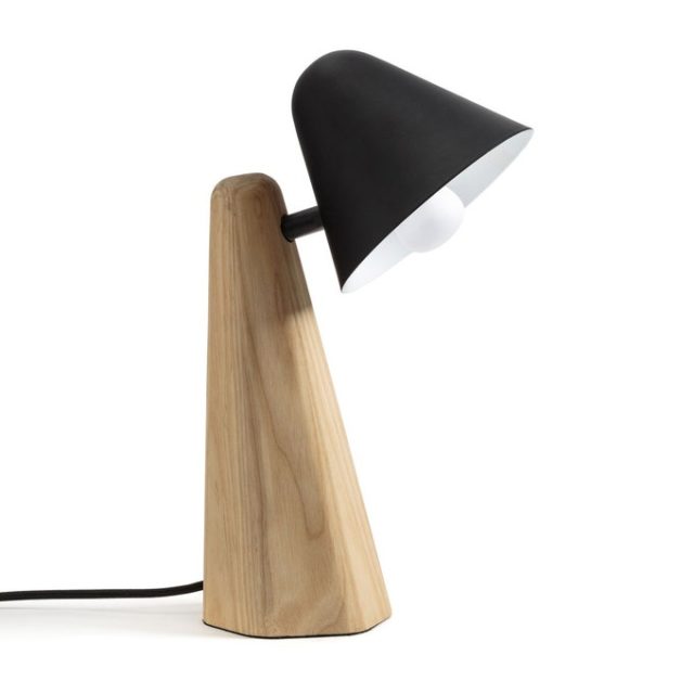 exemple salon cosy hiver lampe à poser bois et noir moderne 
