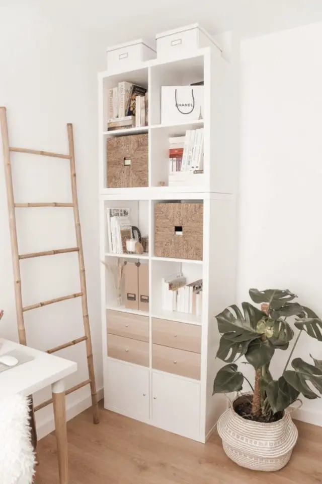 slow living deco interieur exemple meuble ikea blanc rangement échelle décorative panier en fibre naturelle