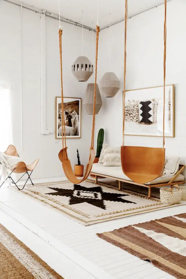 touche cuir decoration exemple fauteuil suspendu balançoire cuir salon moderne et lumineux séjour