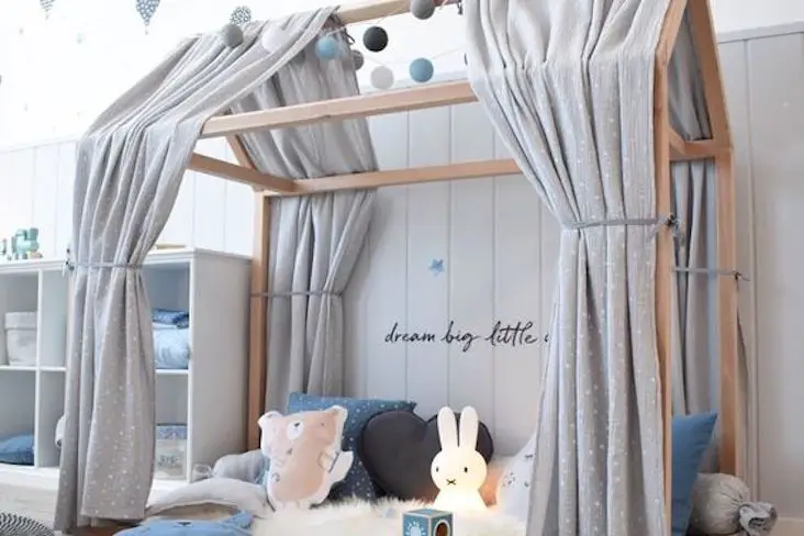 exemple relooking lit cabane enfant idee decoration petit budget