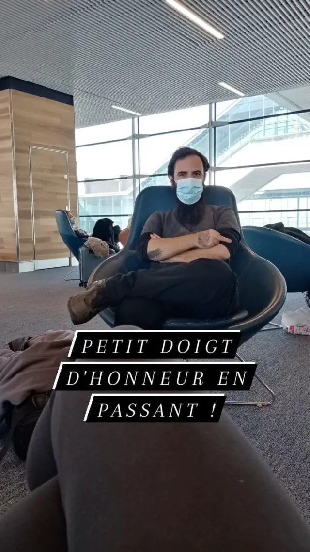 voyager nomade paris aeroport attente ennui transit escale