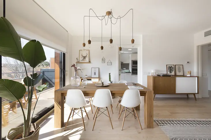 conseil choix table salle a manger moderne séjour ouvert bois rectangulaire