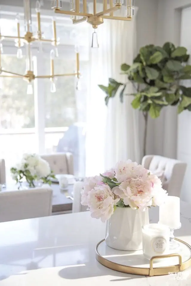 pivoine fleur cuisine modern glam petit vase blanc idée décoration facile