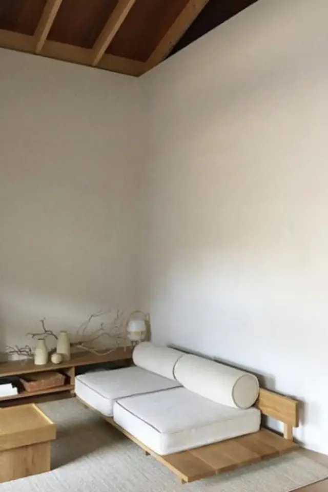 banquette salon moderne exemple style slow living japandi textile gris structure bois