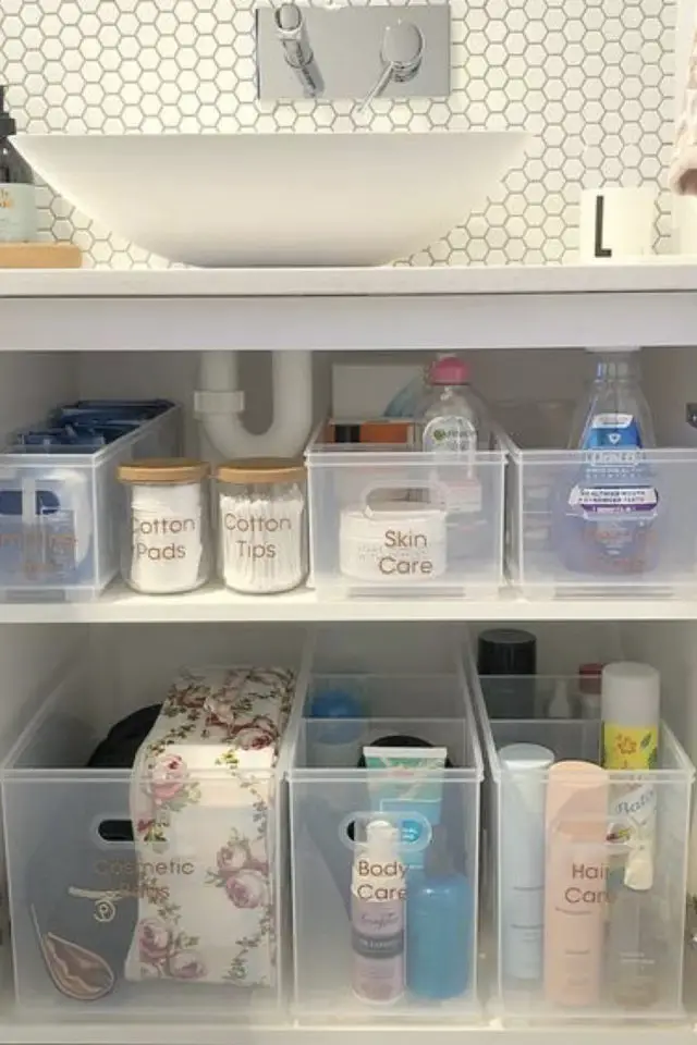 rangement meuble vasque organisation exemple boite transparent produit de beauté