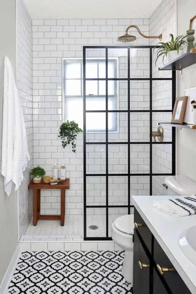 diy renovation salle de bain douche italienne moderne blanc et noir petite pièce