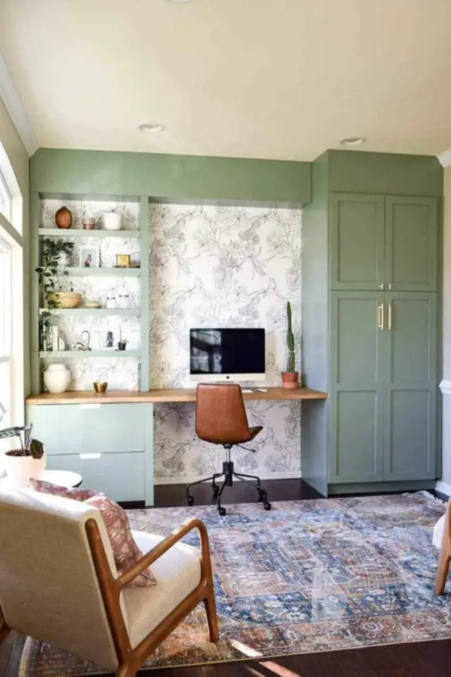 exemple decoration bureau moderne meuble sur mesure vert sauge papier peint blanc et gris