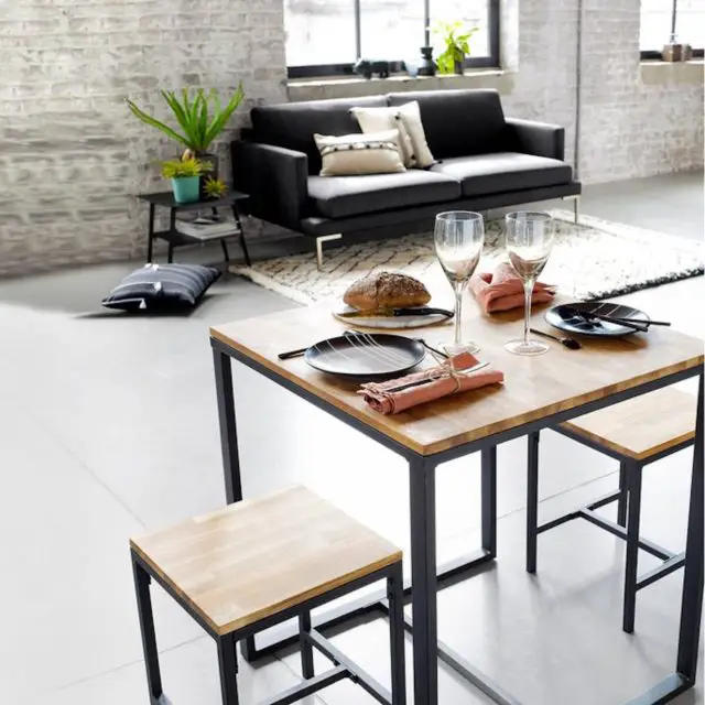 petit appartement solution amenagement table bistrot style industriel piètement métal plateau bois