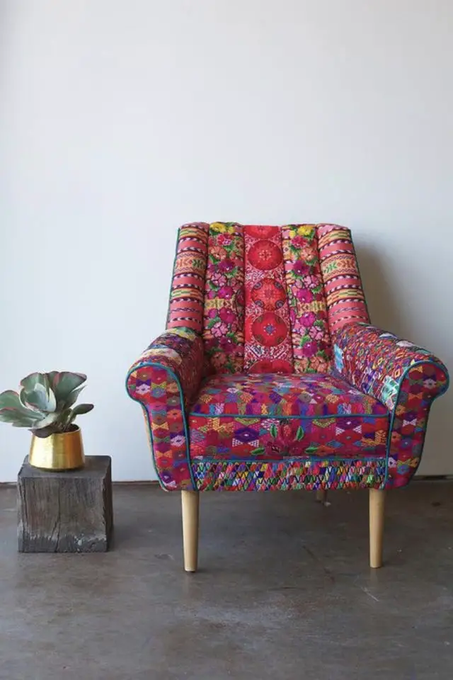 fauteuil motif original exemple rose floral ethnique