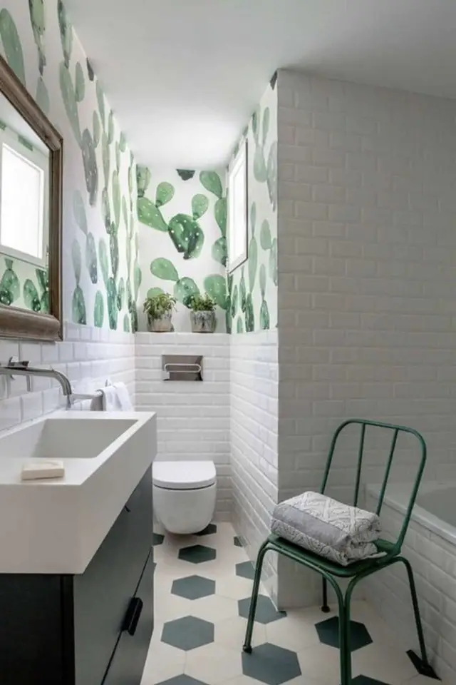 salle de bain sol motif exemple losange blanc et vert