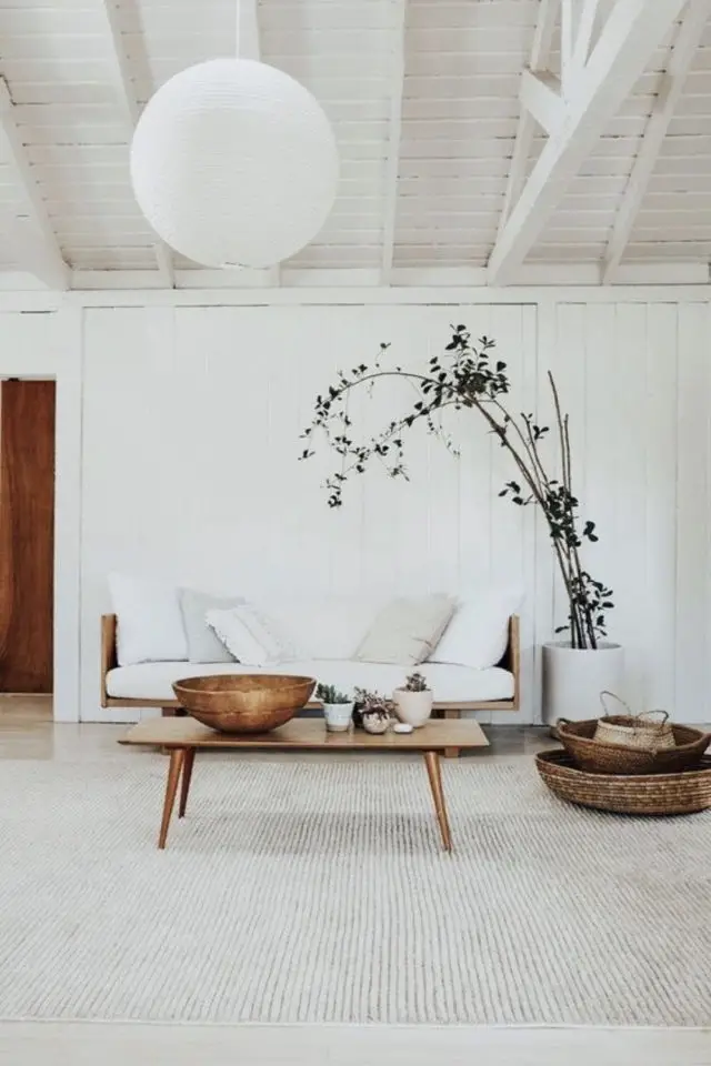 salon style slow living exemple lumineux blanc moderne détail en bois plantes vertes