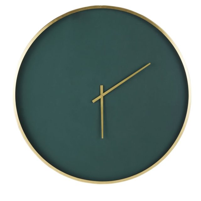 deco meuble entree couleur horloge design épuré couleur vert sauge et doré