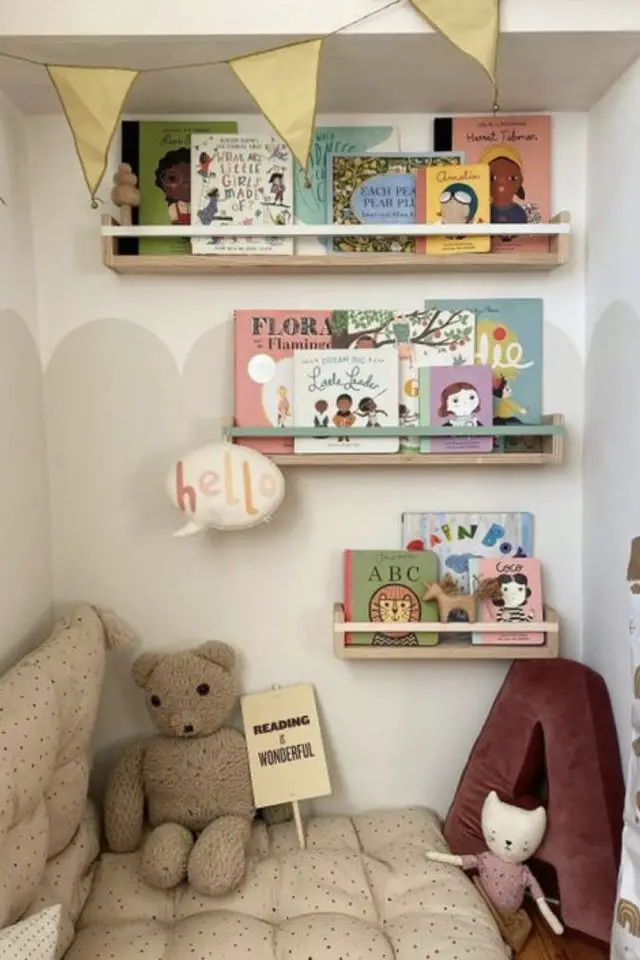 exemple chambre enfant rangement livres peinture étagère coin lecture