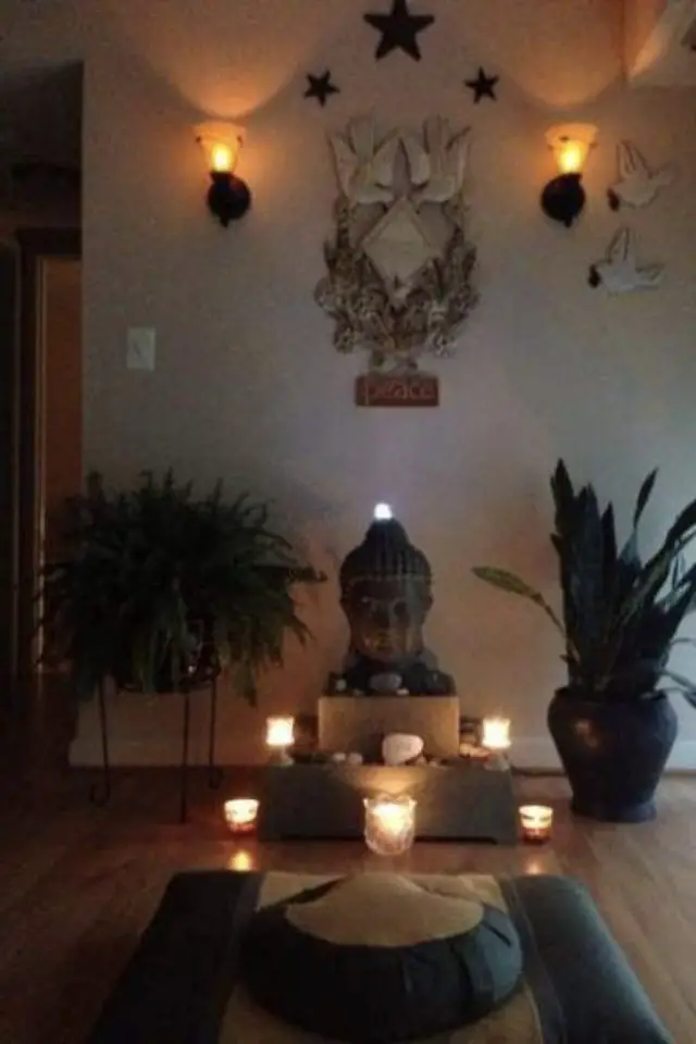 espace meditation relaxation idee buste Bouddha bougie thaïlande Laos