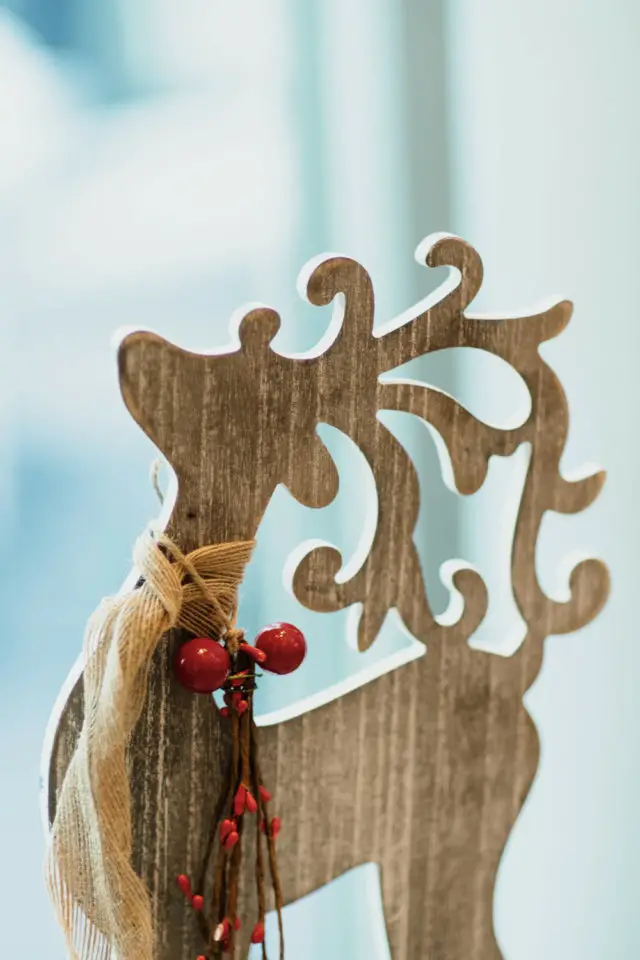 exemple decoration noel bois petite figurine cerf à décorer