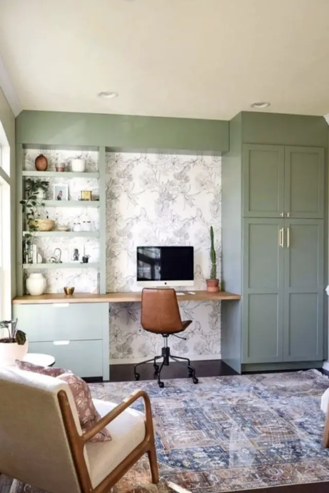 vert moderne deco bureau exemple meuble sur mesure couleur céladon vert sauge clair papier peint étagère