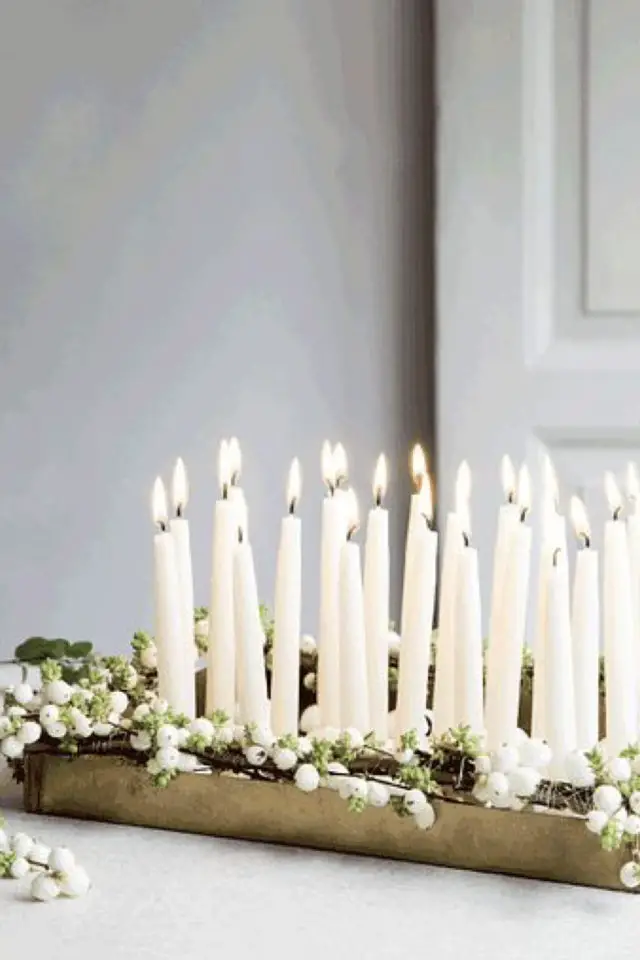 exemple deco noel traditionnel bougie petites bougies d'églises blanche style minimaliste