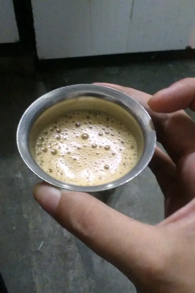 inde pays extraordinaire exemple boisson typique chai thé au lait gobelet en inox