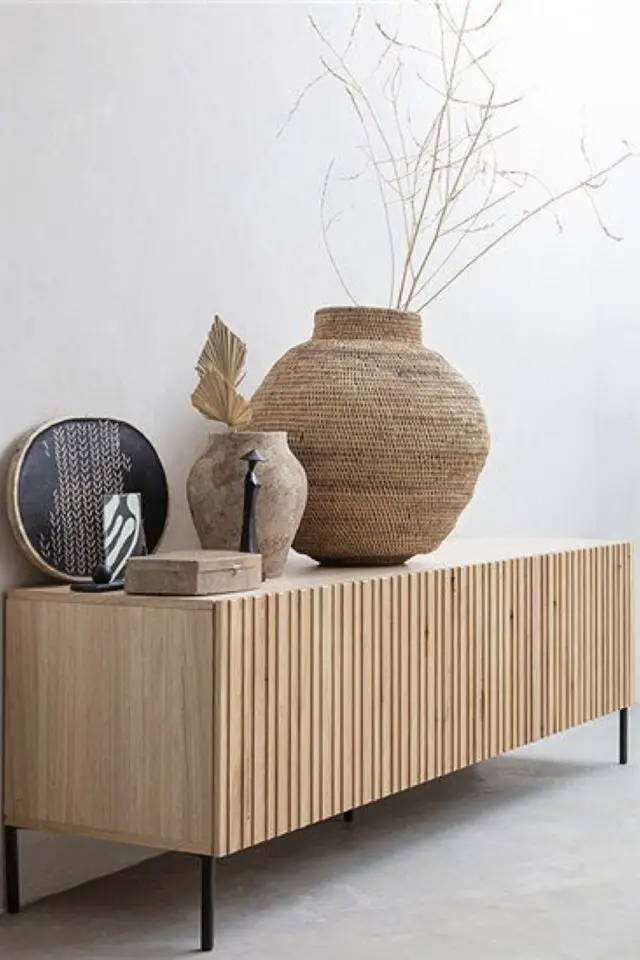 buffet slow living decoration exemple enfilade bois moderne épurée jarre naturelle terre cuite détails décor