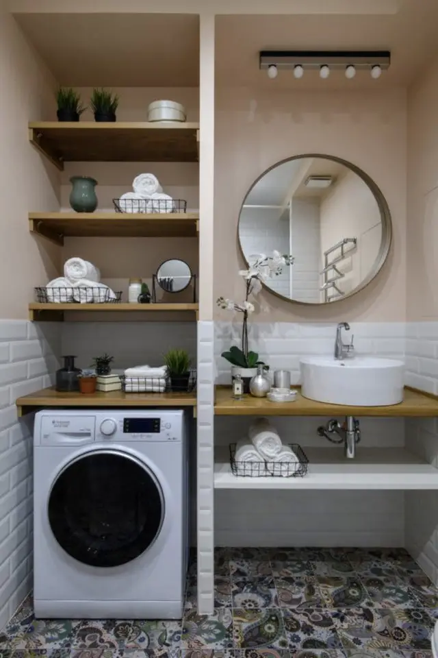 comment relooker salle de bain espace buanderie machine à laver niche vasque miroir rond couleur rose peinture