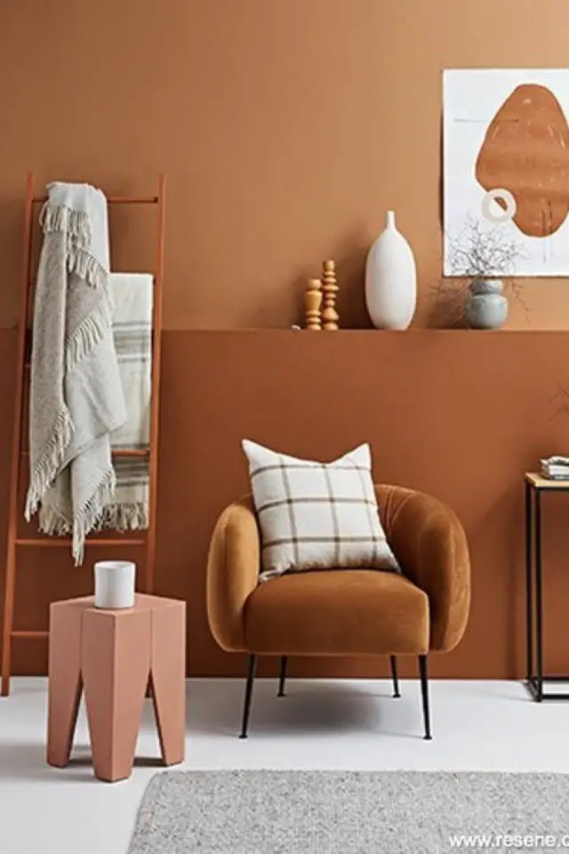 deco couleur terracotta rouille pas cher ton sur ton fauteuil mur peinture ambiance chaude et organique