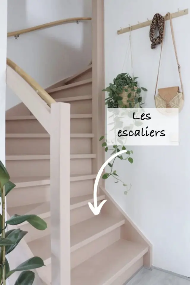 comment utiliser couleurs petite entree escaliers quart tournant ouvert colorés rose 
