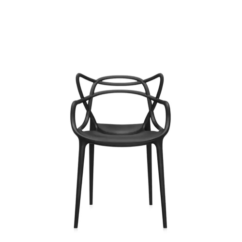 accessoire decoration noir exemple salle à manger Chaise design Kartell élégant