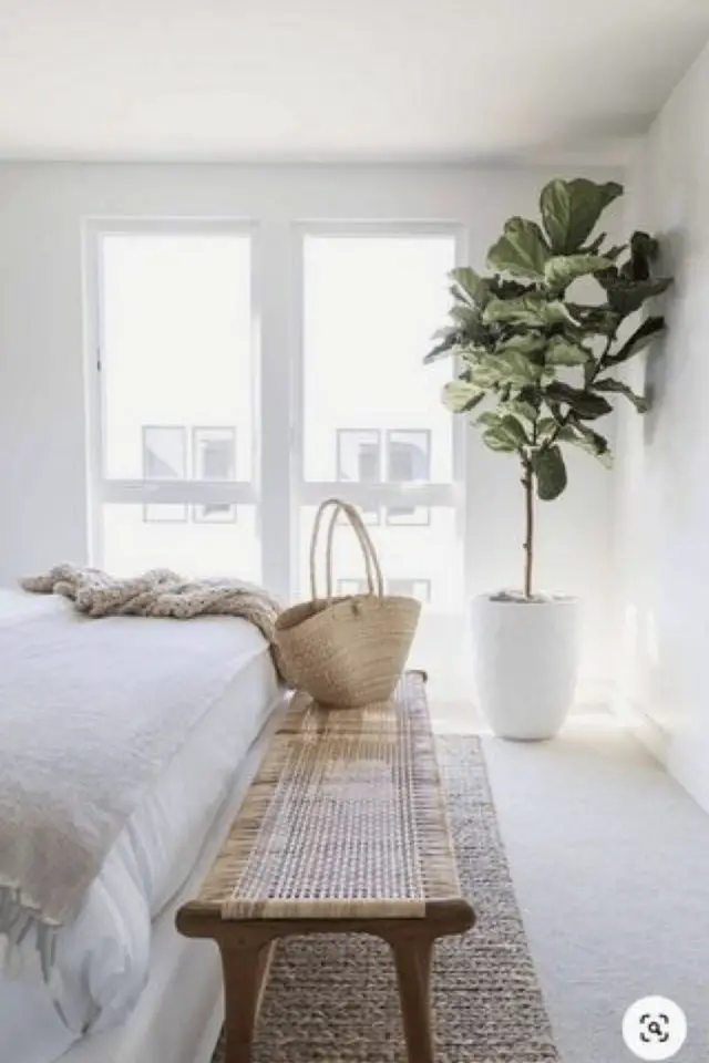 chambre adulte moderne cannage exemple banc bout de lit décoration douce et naturelle