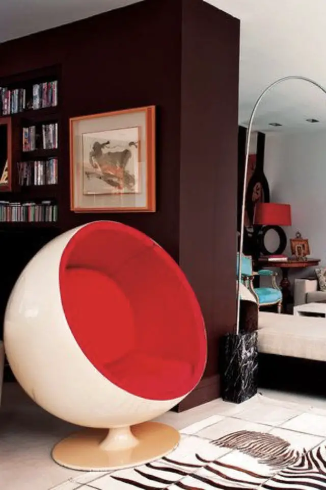 deco inspiration mars attacks film fauteuil design boule rouge et blanc vintage