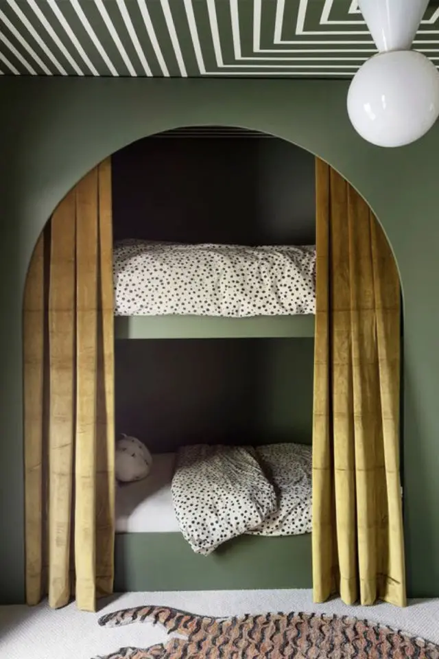 exemple chambre enfant moderne vert sauge lits superposé niche alcôve arrondie arche tendance