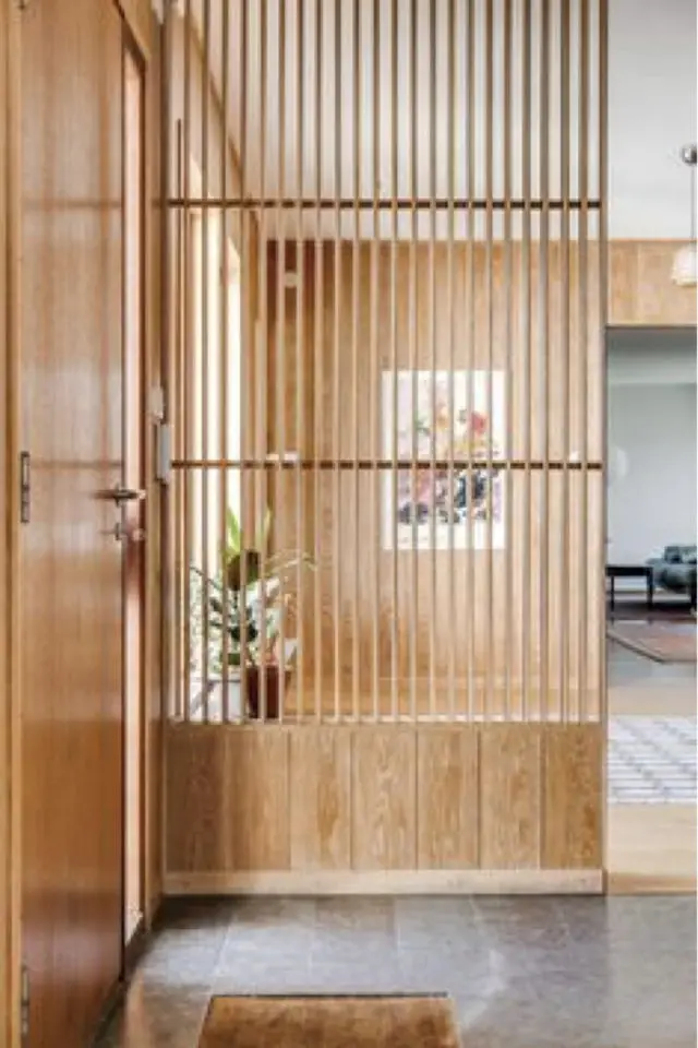 exemple claustra bois interieur moderne créer une entrée sans placo chaleureux rétro