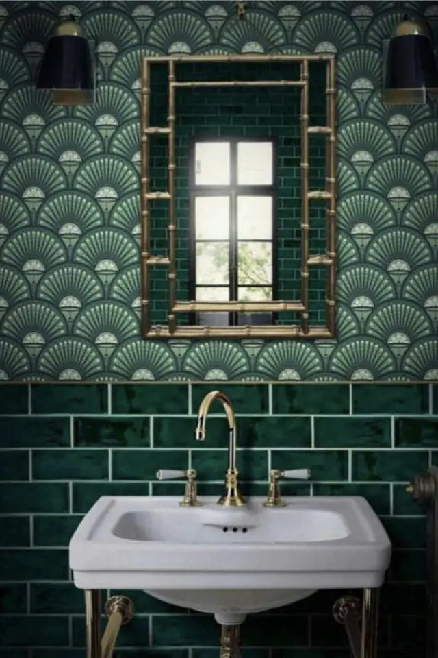 exemple papier peint vert retro salle de bain élégante laiton motif art déco