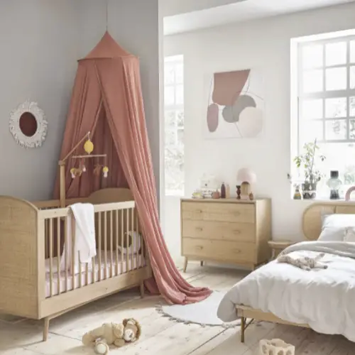 meuble enfant deco scandinave moderne Ciel de lit bébé terracotta à liseré doré