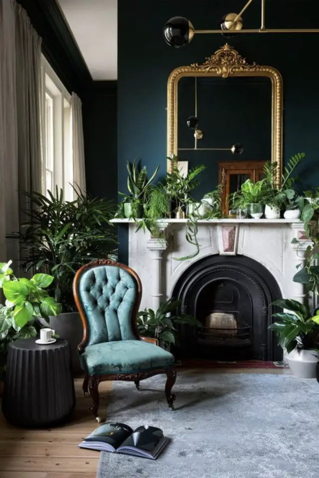 peinture verte plante interieure exemple cheminée ancienne élégance grand miroir style classique chic