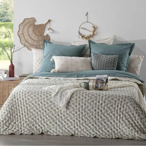relooker chambre adulte idee Dessus de lit à petits motifs polyester multicolore 260x240cm