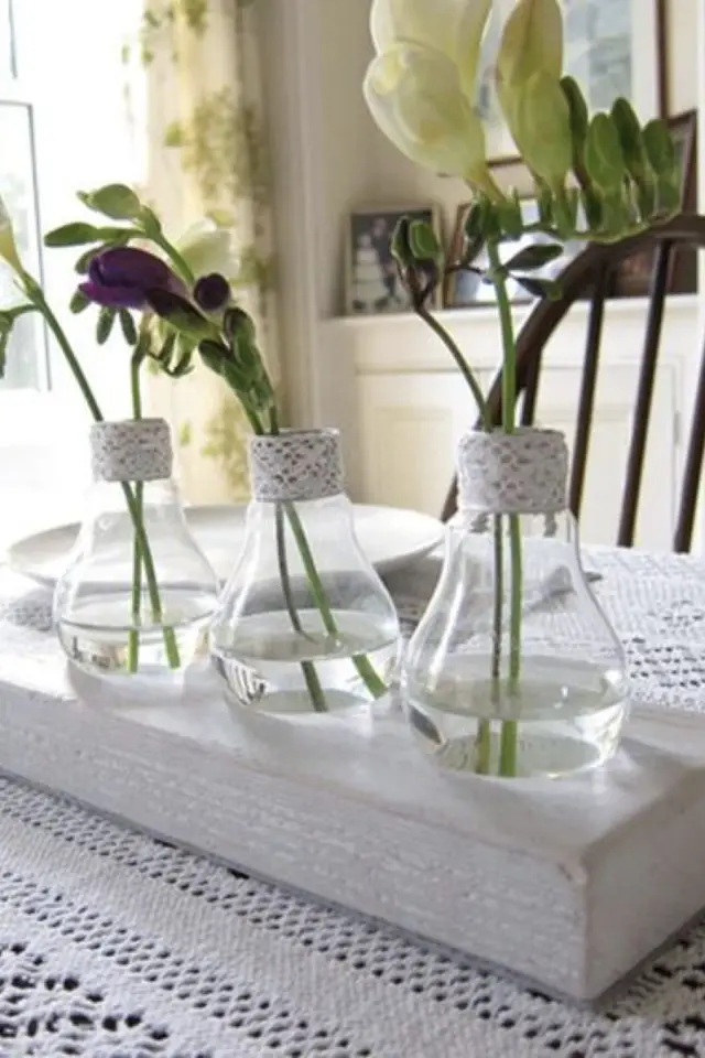 upcycling exemple decoration diy bricolage pas cher ampoule transformée en vase