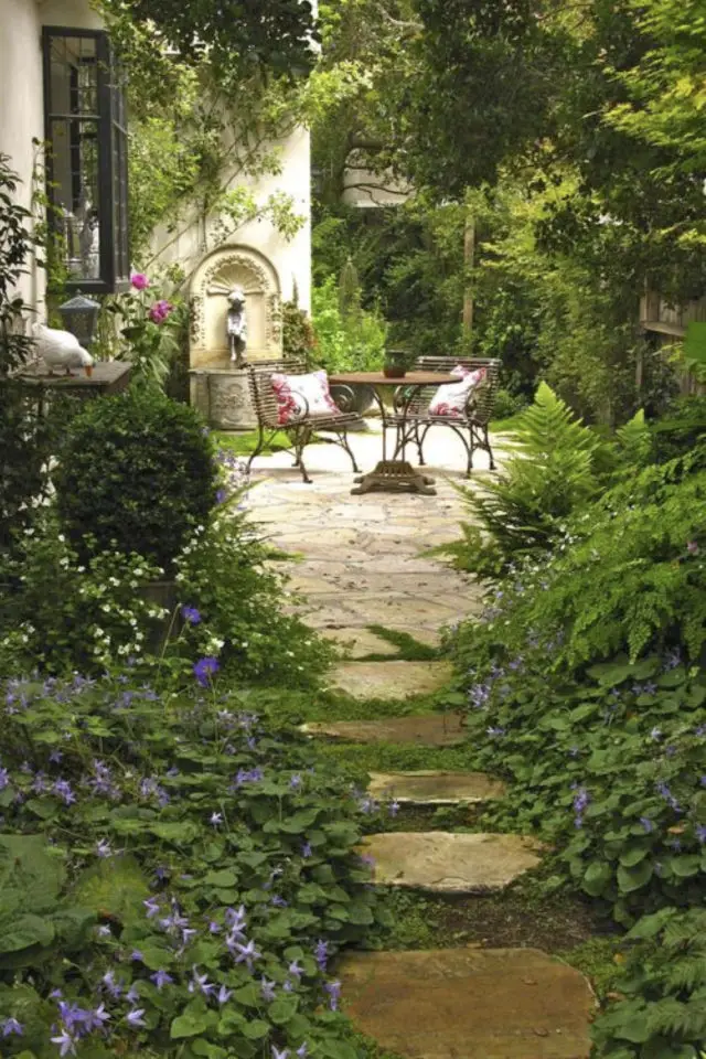 ambiance jardin poetique exemple allée petite table terrasse