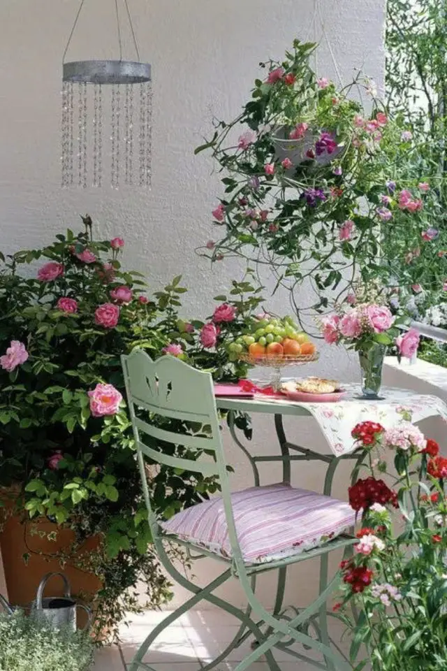 choisir plantes pour balcon poétique fleurs en pot et suspendues