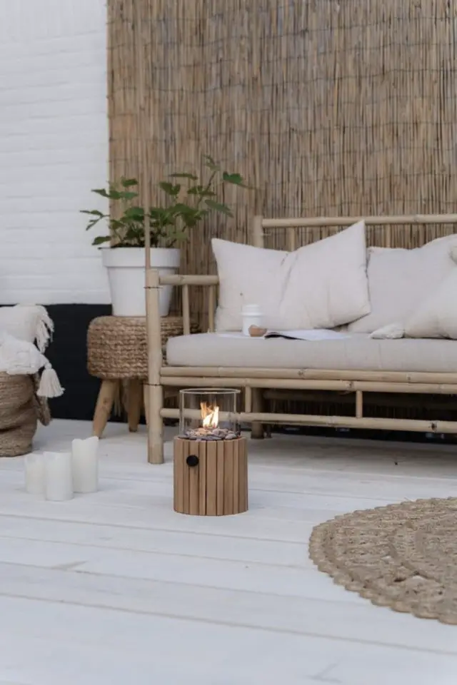 amenagement jardin daybed exemple lounge bois couleur neutre simple élégant