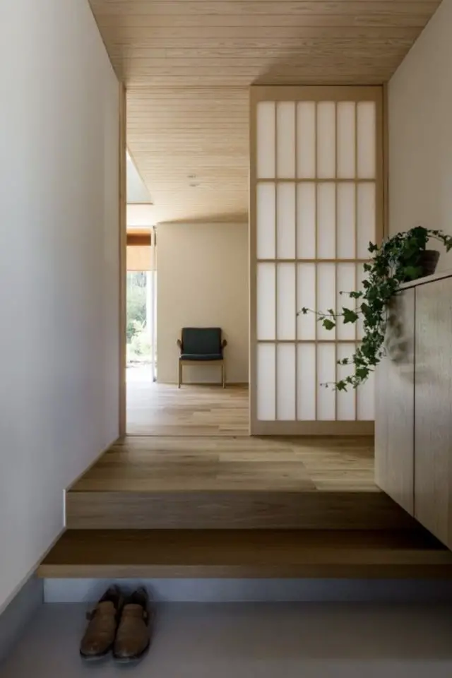 decoration interieure esprit japon moderne entrée couloir claustras porte coulissantes épurée