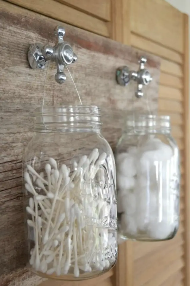 decoration salle de bain recup exemple bocal transparent rangement coton tige petit objets maquillage