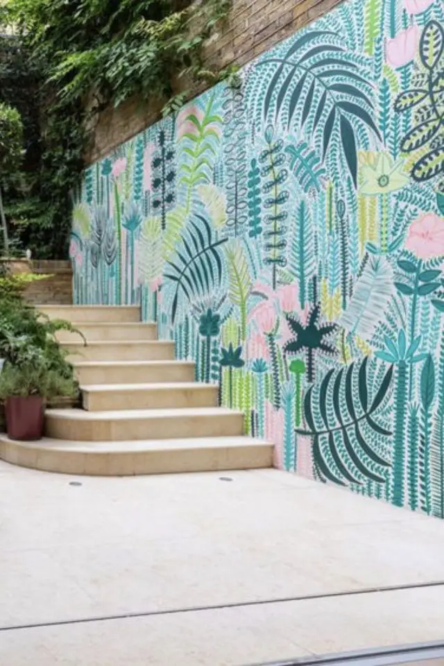 exemple deco jardin multicolore décor mural extérieur peinture streetart motif floral