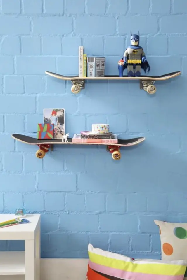 DIY recup vieux skateboard étagère murale chambre enfant idée exemple pas cher