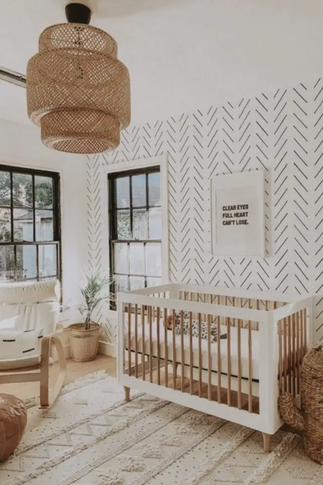 chambre bebe moderne exemple decoration papier peint cadre berceau luminaire en rotin tressé