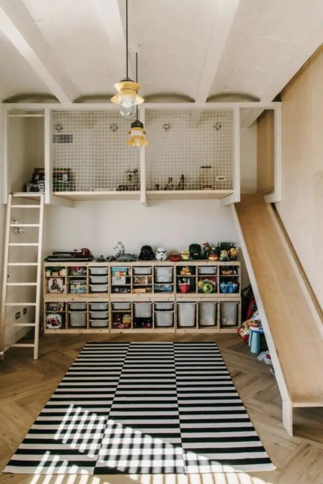 exemple mezzanine moderne chambre enfant toboggan aménagement ludique gain de place